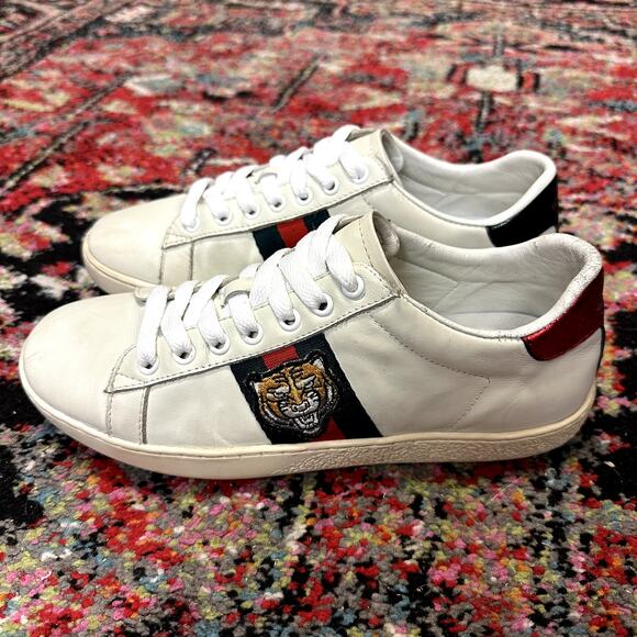 GOOD Gucci Ace Web Tiger Sneaker White Leather Sneaker Women's 38 / US 8 - Picture 1 of 13